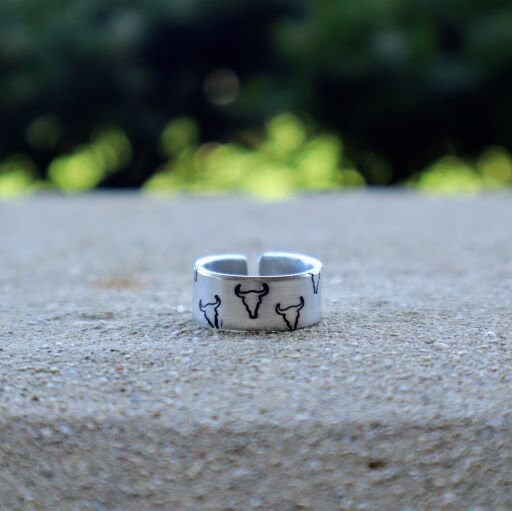 Longhorn Wide Stamped Ring