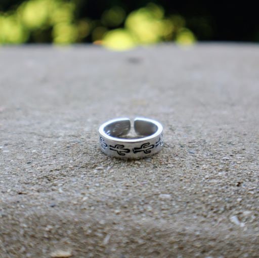 Continuous Cacti Stamped Ring